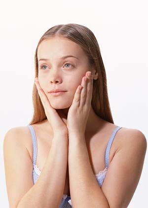 金箔化粧品の魅力と選び方：贅沢な美肌ケアを叶える最前線ガイド